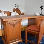 Готель Rheinischer Hof 4*