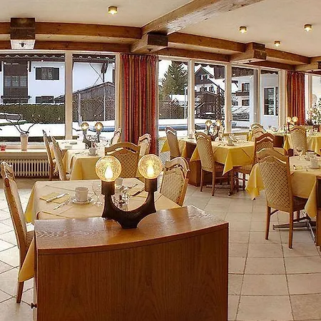 Rheinischer Hof 4*
