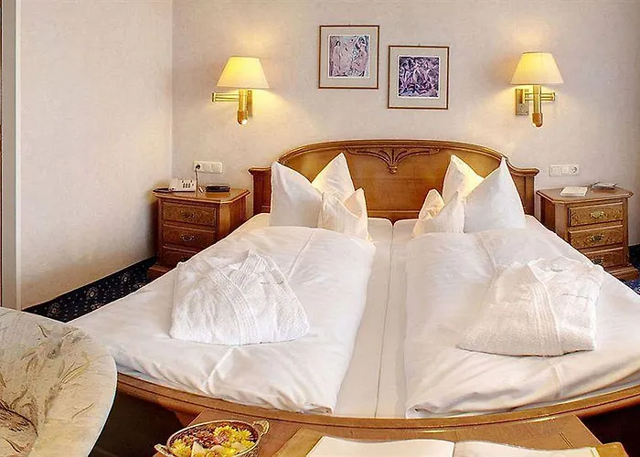 Rheinischer Hof Hotel 4*