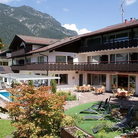 Rheinischer Hof Отель Гармиш-Партенкирхен