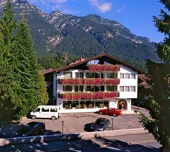Rheinischer Hof 4*