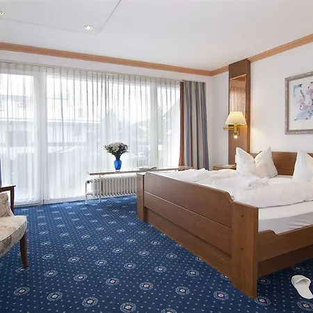 Отель Rheinischer Hof 4*