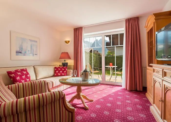 Готель Rheinischer Hof 4*