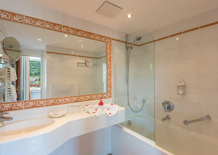 Hotell Rheinischer Hof 4*